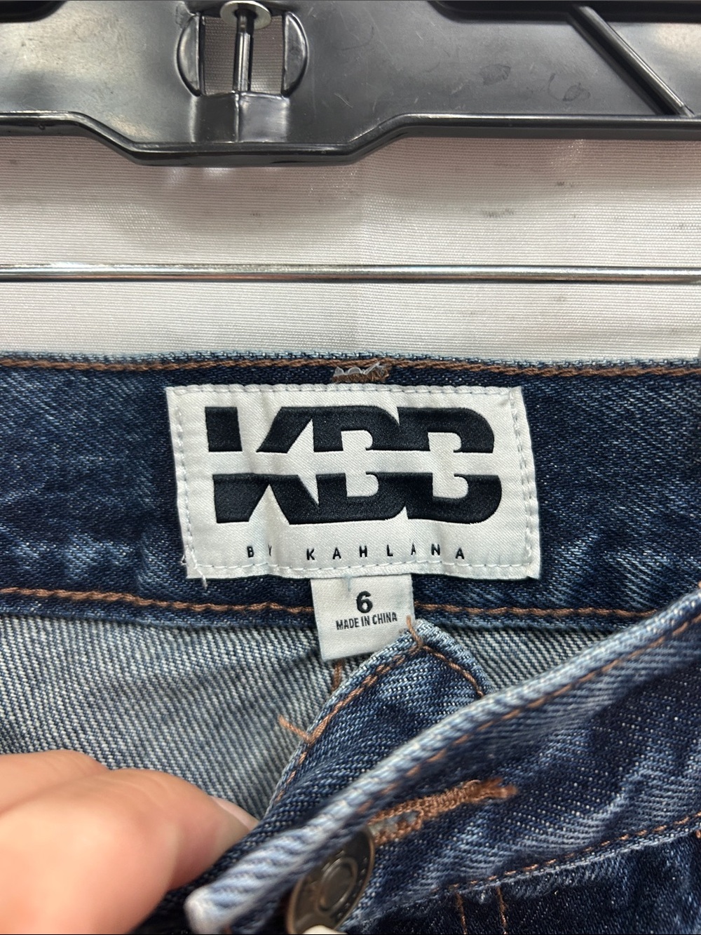 KBB by Kahlana Barrel Leg Jeans Size 6 NWT - Picture 3 of 9